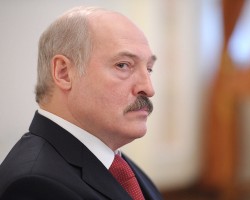 Лукашенко пообещал остановить транзит в Россию запрещенных продуктов